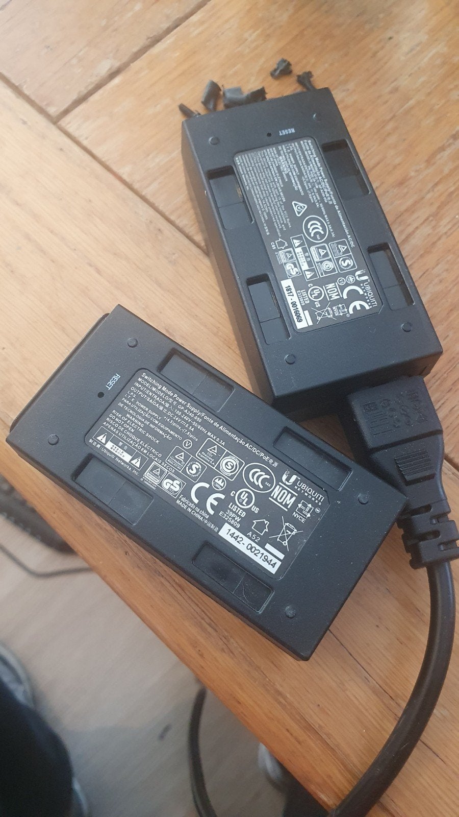 2x poe injector 24v unifi, Computers en Software, Ophalen of Verzenden, Gebruikt