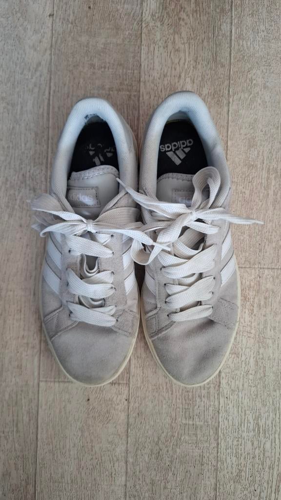 Adidas Grand Court Base 00s schoenen (maat 42), Ophalen of Verzenden, Zo goed als nieuw, Sneakers of Gympen