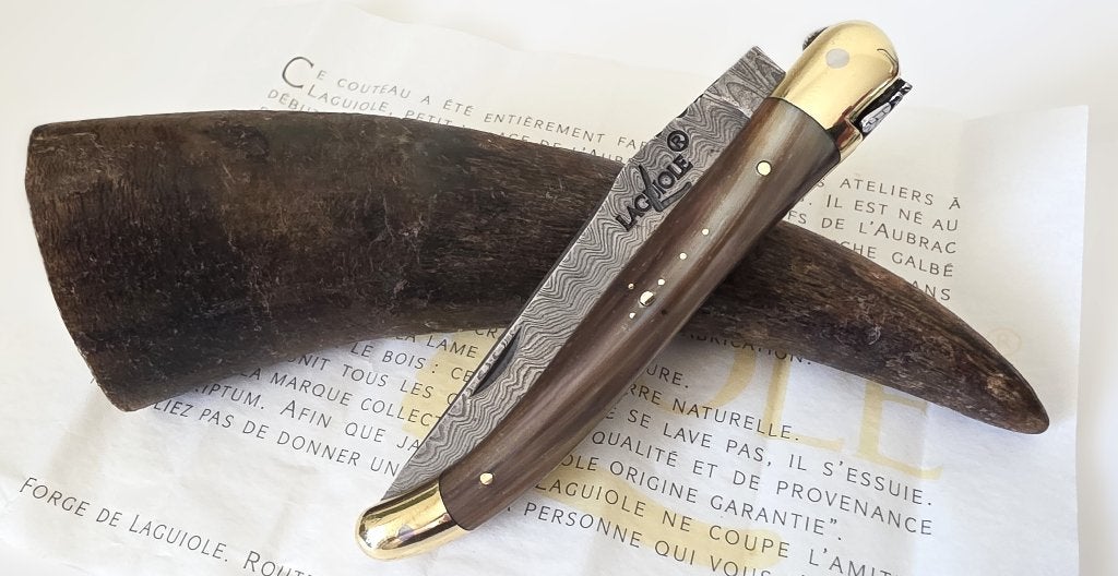 Zakmes Laguiole FORGE DE LAGUIOLE Hoorn Lemmet Damaststaal!, Verzenden, Overige soorten, Overige gebieden, Mes of Dolk