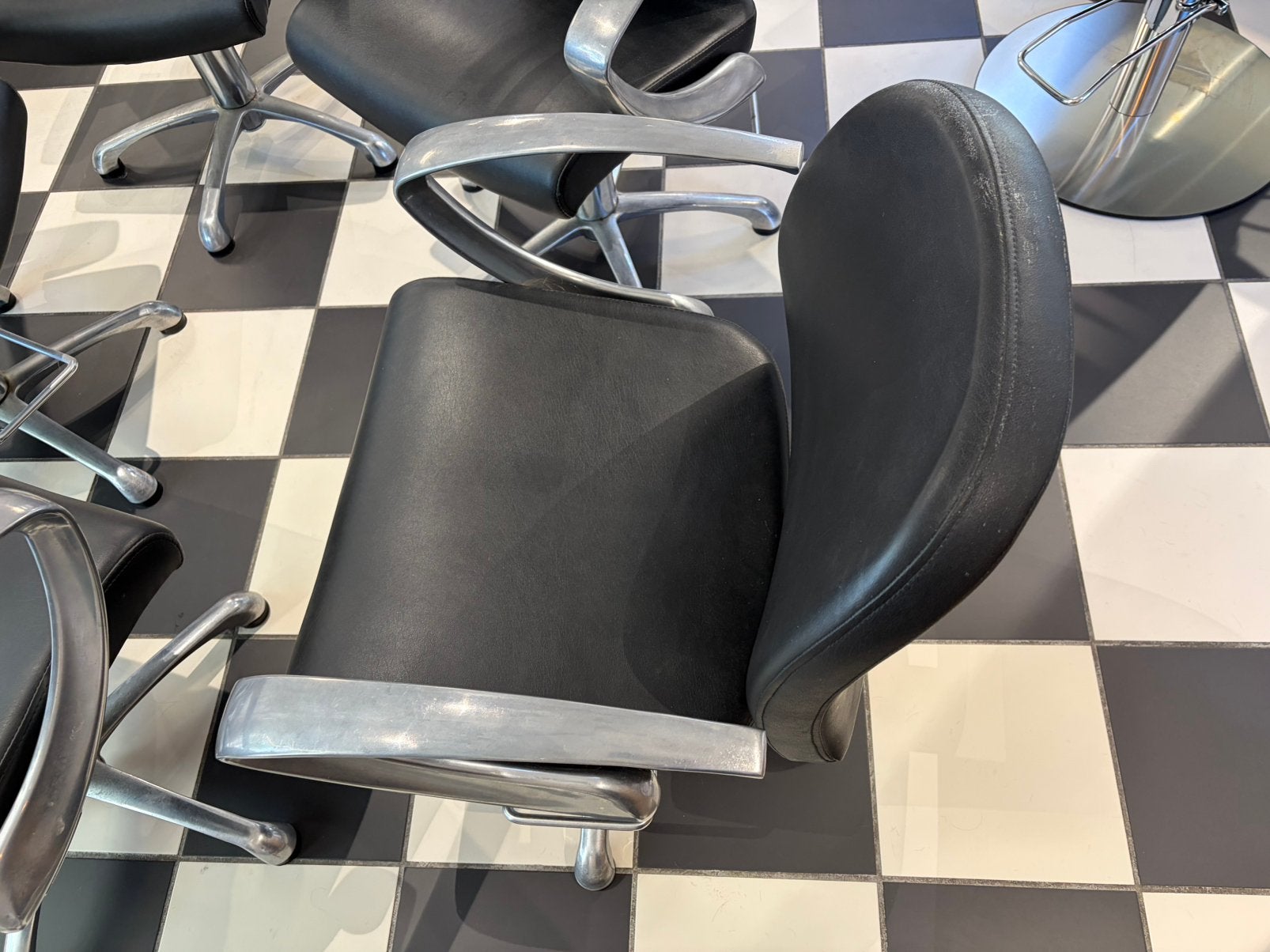 Kappers stoelen, Diensten en Vakmensen, Kappers en Thuiskappers