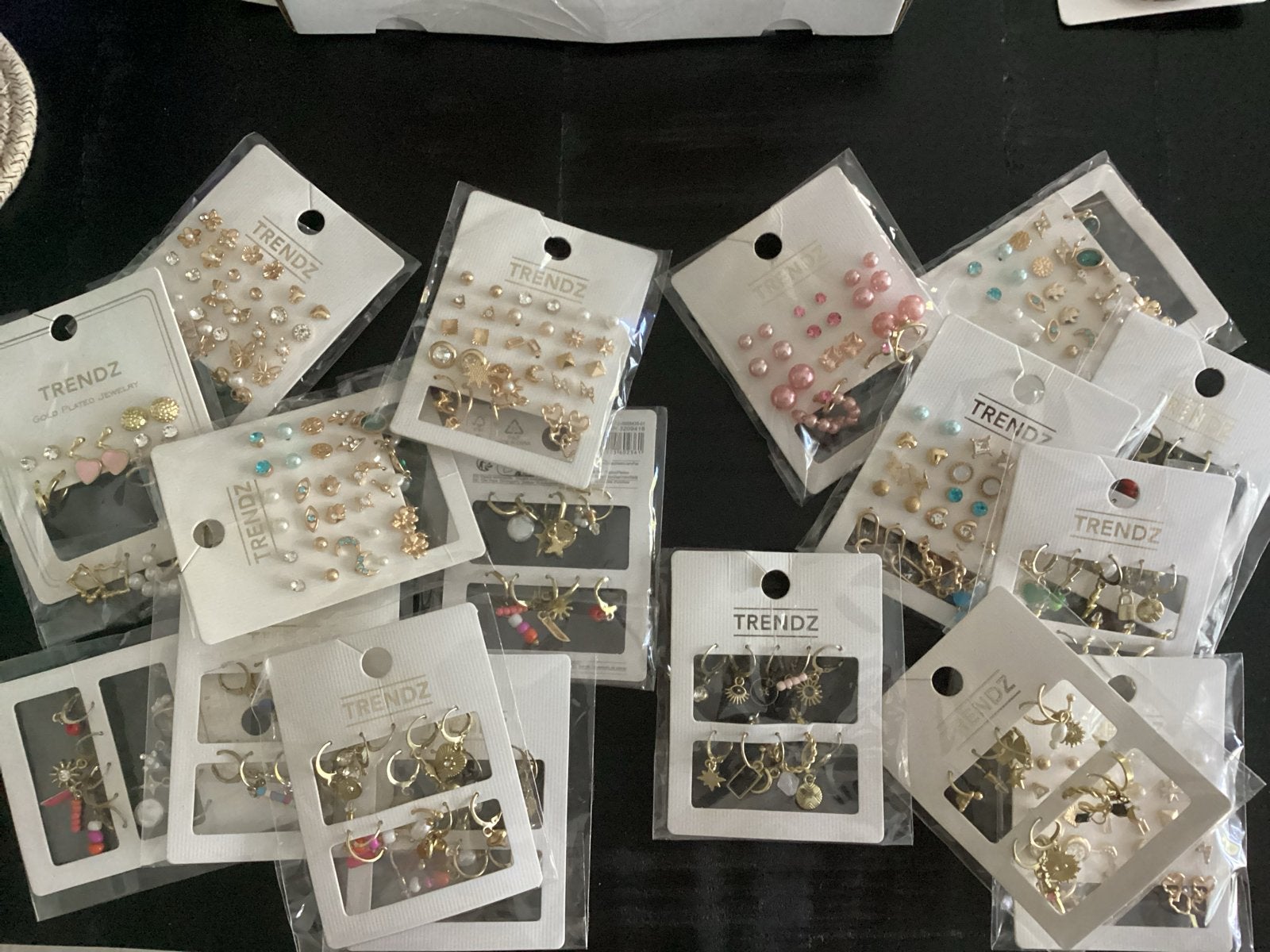Partij 17 stuks oorbellen, diverse soorten en kleuren, Sieraden, Tassen en Uiterlijk, Oorbellen, Met kristal, Overige materialen