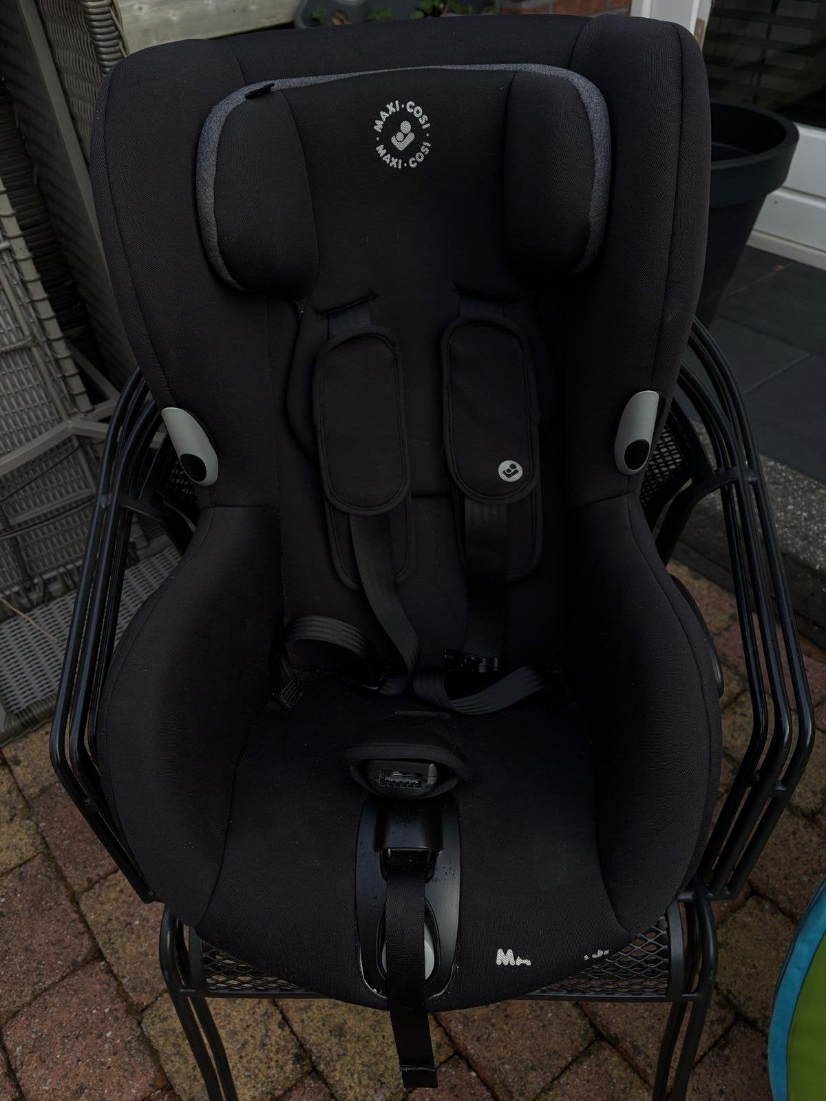 MaxiCosi Axiss Autostoel – Draaibaar – Zwart – Bouwjaar 2022, Ophalen, Zo goed als nieuw, Isofix, 0 t/m 13 kg