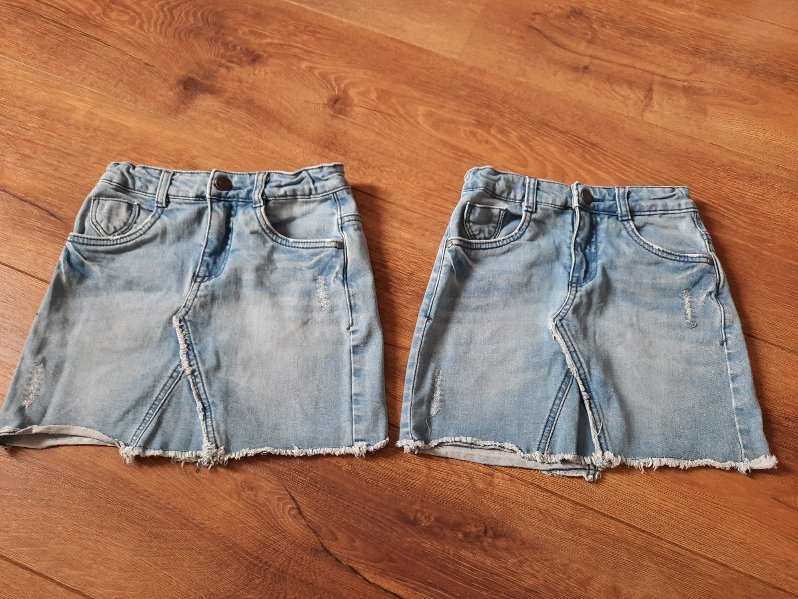 Tweeling meisjes jeans rokjes van het merk Noppies maat 122., Ophalen of Verzenden, Zo goed als nieuw, Kleding