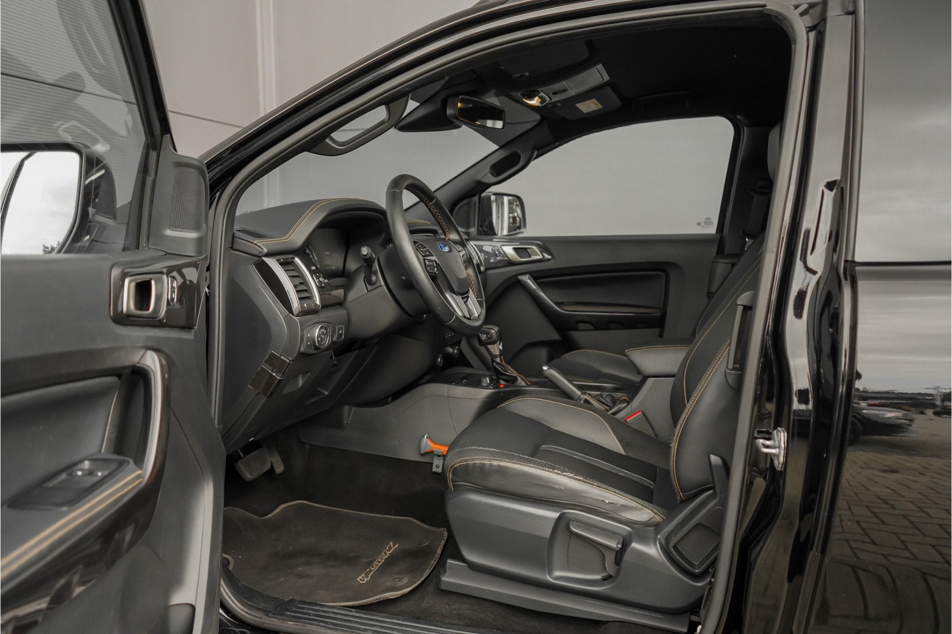 Ford Ranger 2.0 EcoBlue Wildtrak Supercab CarPlay Trekhaak, Auto's, 4 cilinders, Met garantie (alle), Leder en Stof, Zwart