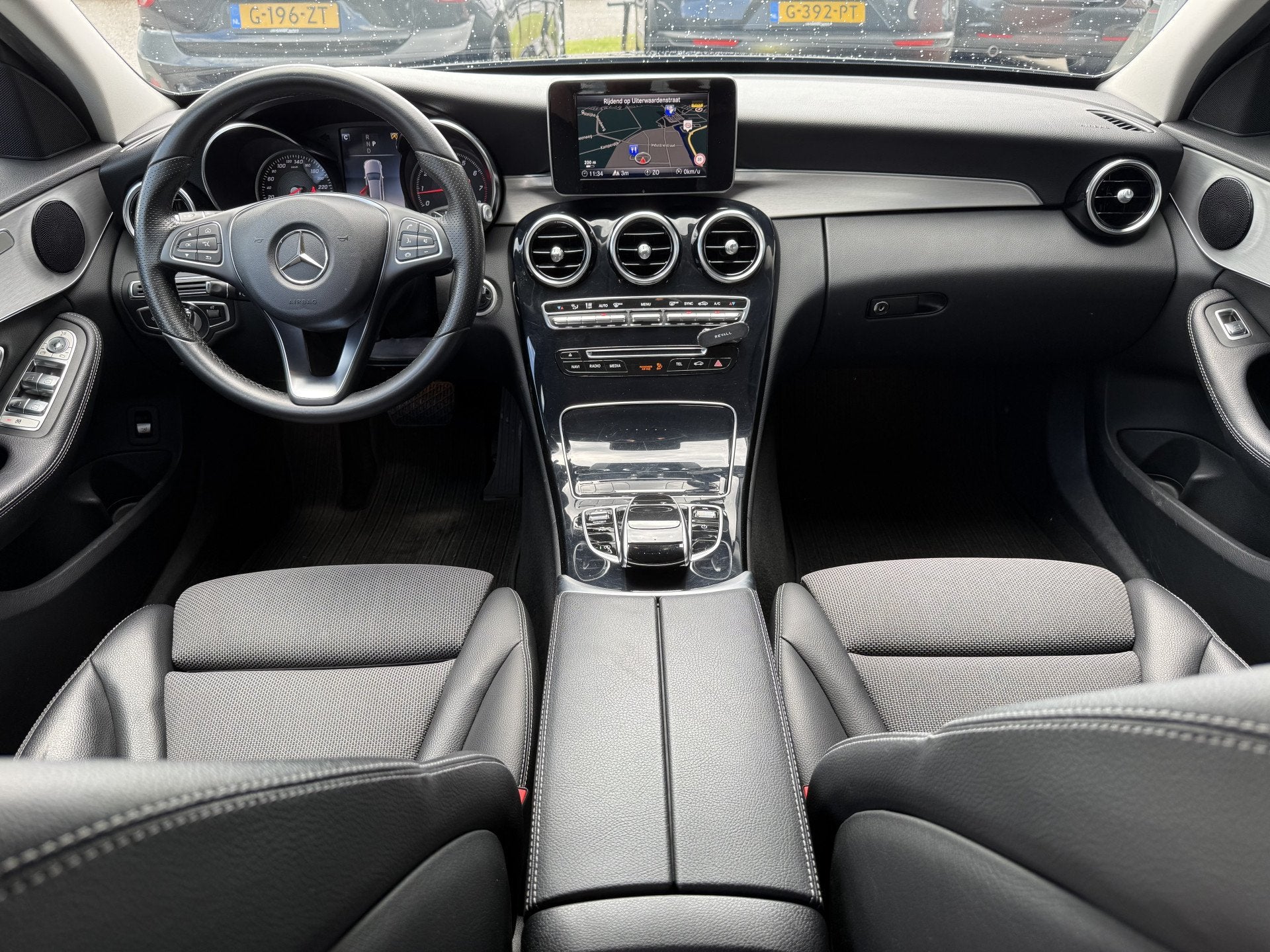 Mercedes-Benz C-Klasse Estate 200 Premium Pack ✅ Half Leer, 12 maanden, 4 cilinders, Leder en Stof, Zwart