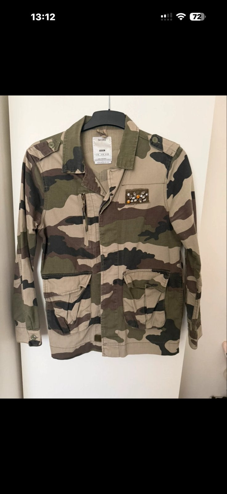 Bershka camouflage jas met borduursel - Maat M, Ophalen of Verzenden, Zo goed als nieuw, Maat 38/40 (M), Meerkleurig