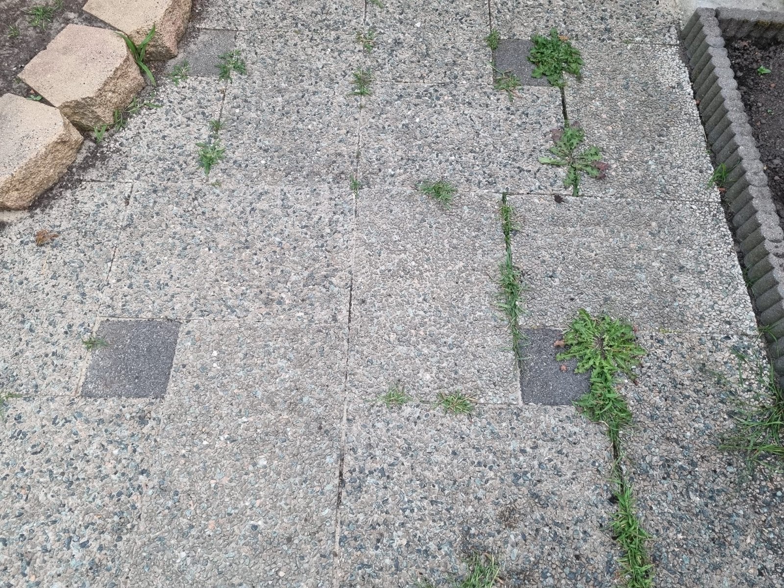 GRATIS af te halen: grind tegels, Tuin en Terras, Tegels en Klinkers, Ophalen, Gebruikt, 10 m² of meer, Beton