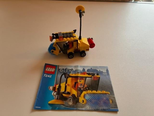 Lego city straatveegmachine 7242, Kinderen en Baby's, Speelgoed | Duplo en Lego, City, Lego, Ophalen of Verzenden, Zo goed als nieuw