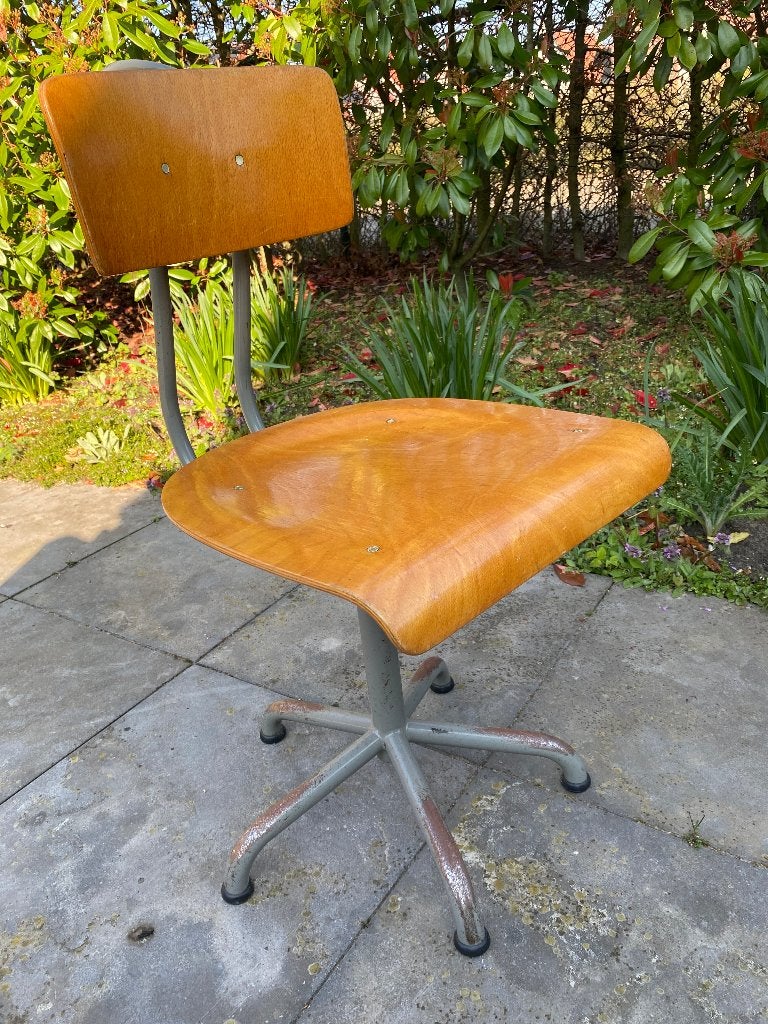 Vintage Gebroeders de Wit Industriële houten atelier stoel, Ophalen, Gebruikt, Bruin, Eén