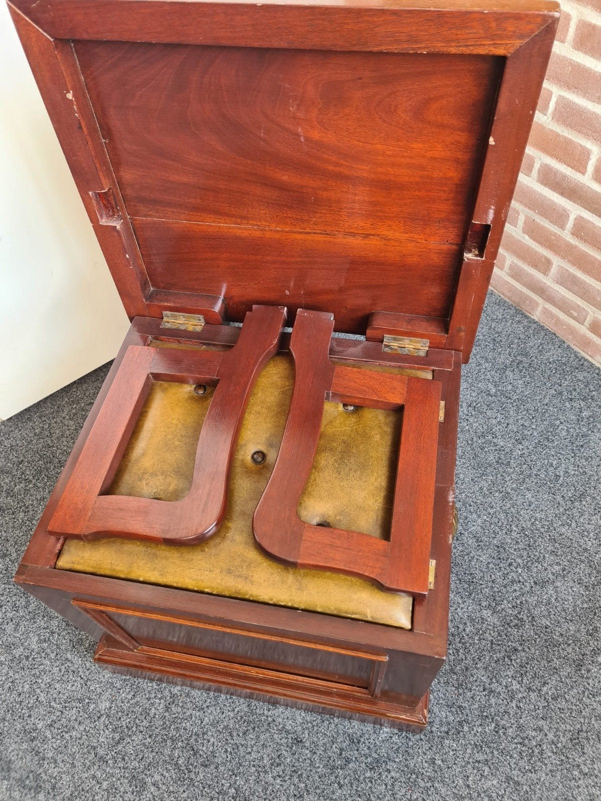 Antiek Houten Stoeltje / Bijzettafel, Antiek en Kunst, Ophalen