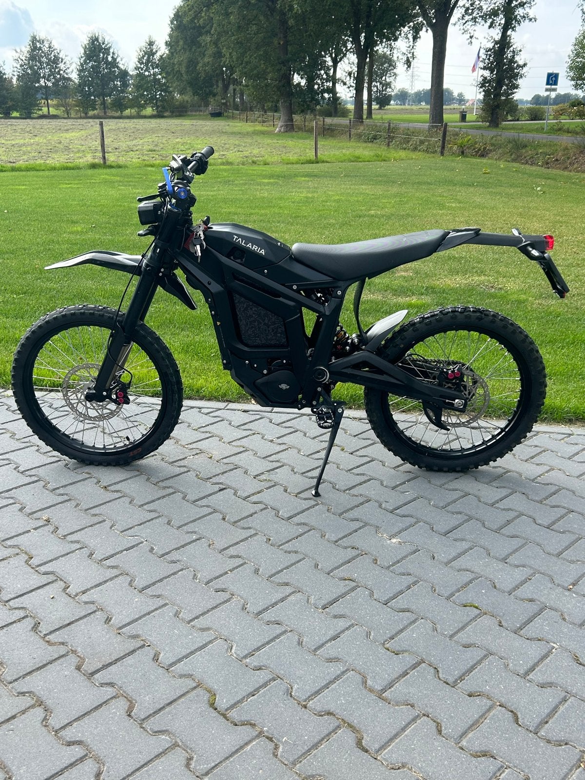 Talaria sting r, Ophalen, Maximaal 45 km/u, 0 versnellingen, Zo goed als nieuw