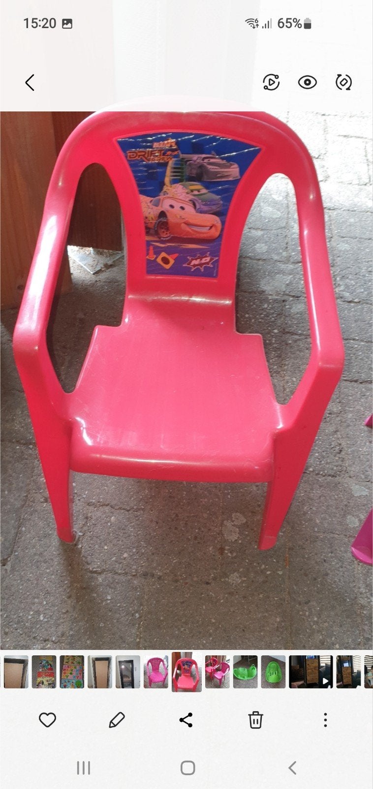 gratis 2  leuke plastic stoeltjes, Kinderen en Baby's, Kinderkamer | Tafels en Stoelen, Ophalen, Gebruikt, Stoel(en)