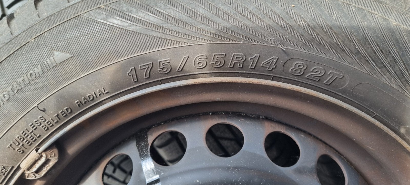 Kia Picanto winterbanden met stalen velgen 175/65R14, 14 inch, Gebruikt, 175 mm, Banden en Velgen