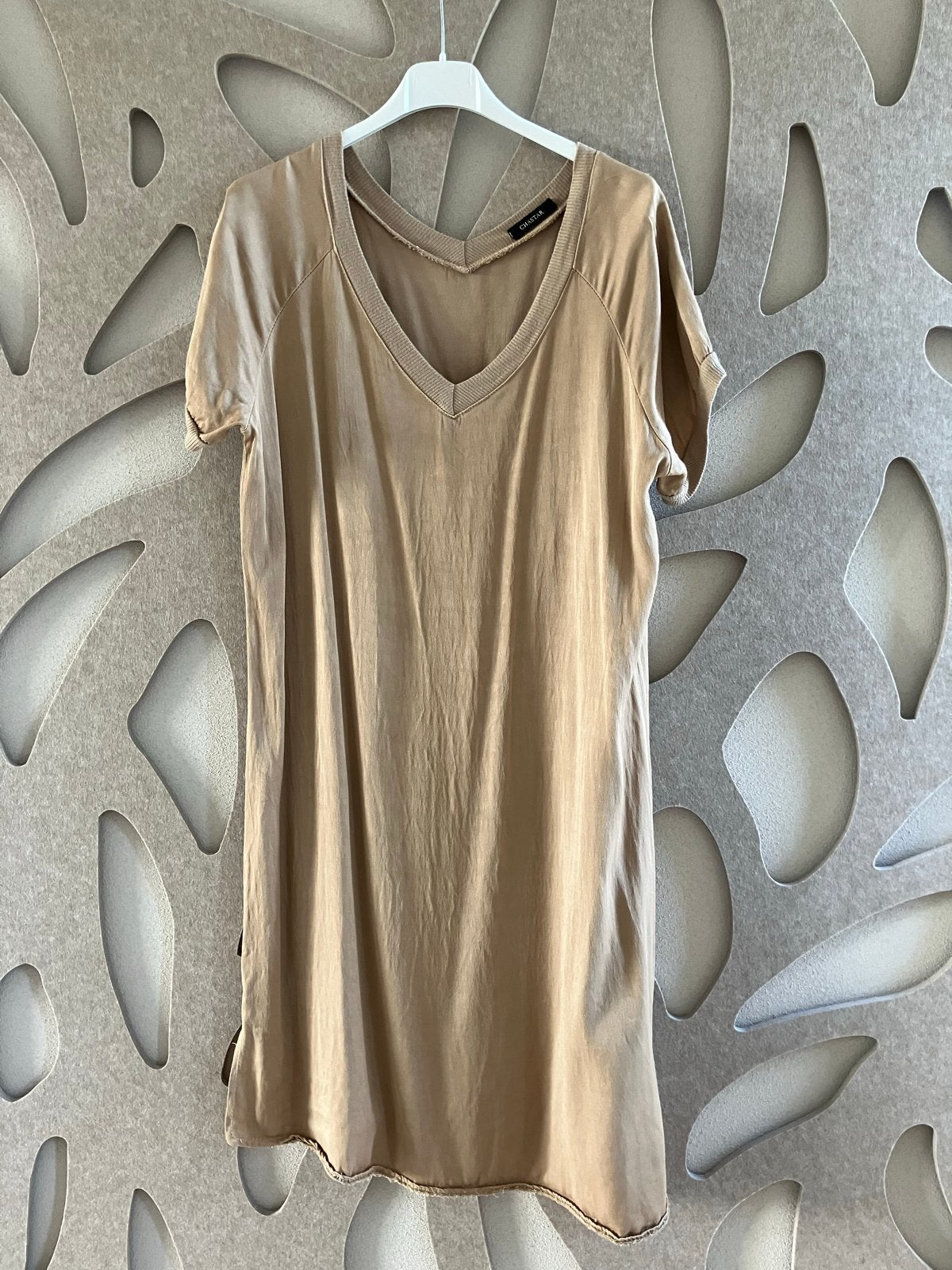 Chastar Jurk S/M - Beige, Kleding | Dames, Beige, Ophalen of Verzenden, Zo goed als nieuw, Maat 36 (S)