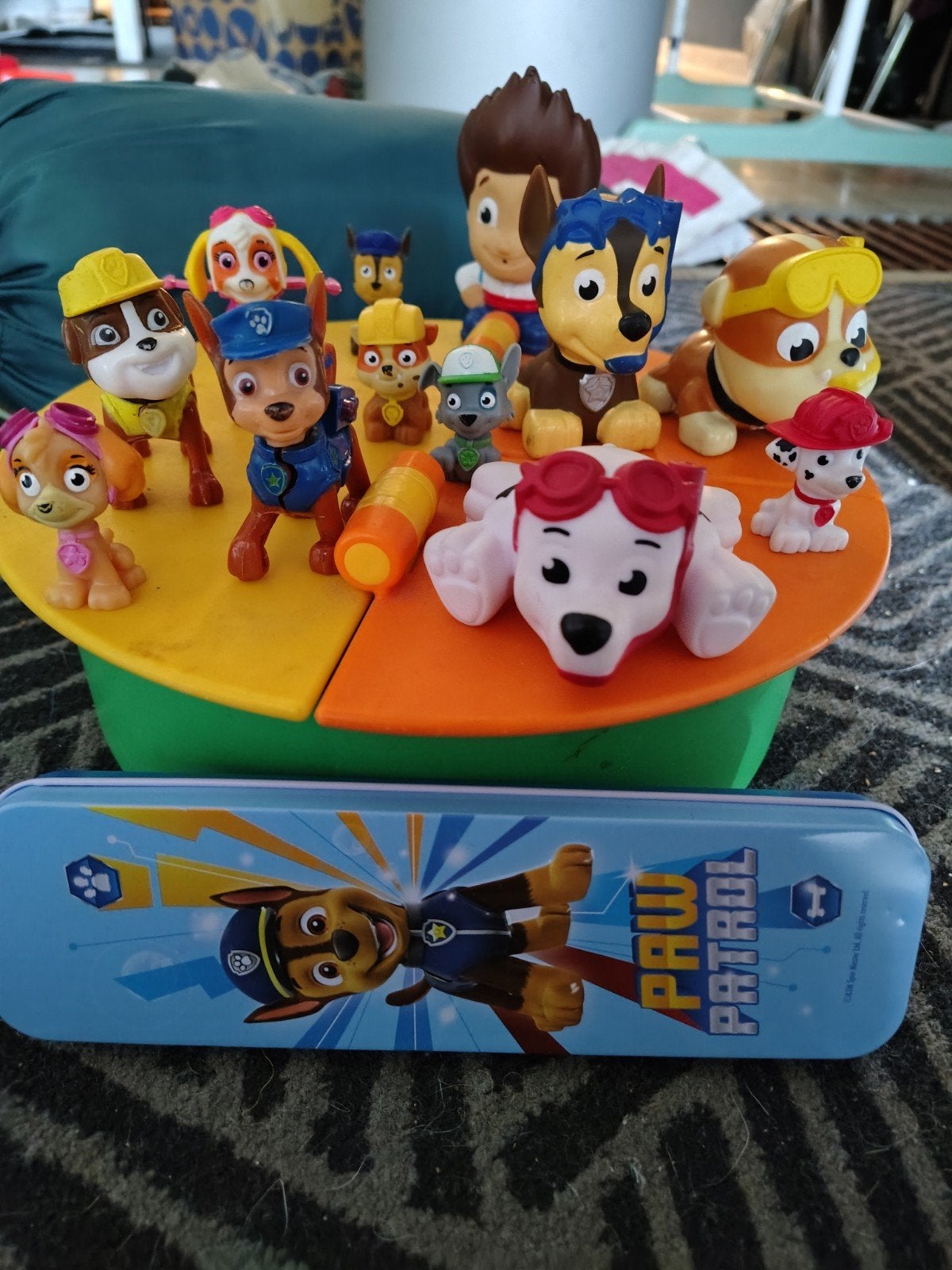 Paw Patrol speelgoedfiguren en pennenbak, Kinderen en Baby's, Speelgoed | Actiefiguren, Ophalen of Verzenden, Gebruikt