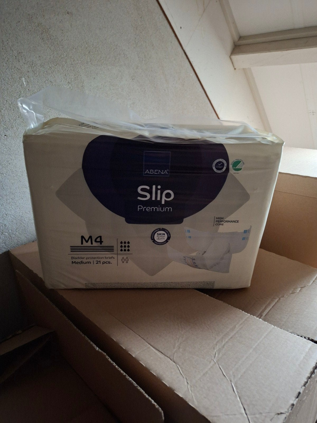 Te Koop : ABENA Slip Premium M4. kleur: wit.SUPERLAGE PRIJS!, Diversen, Verpleegmiddelen, Ophalen of Verzenden, Nieuw