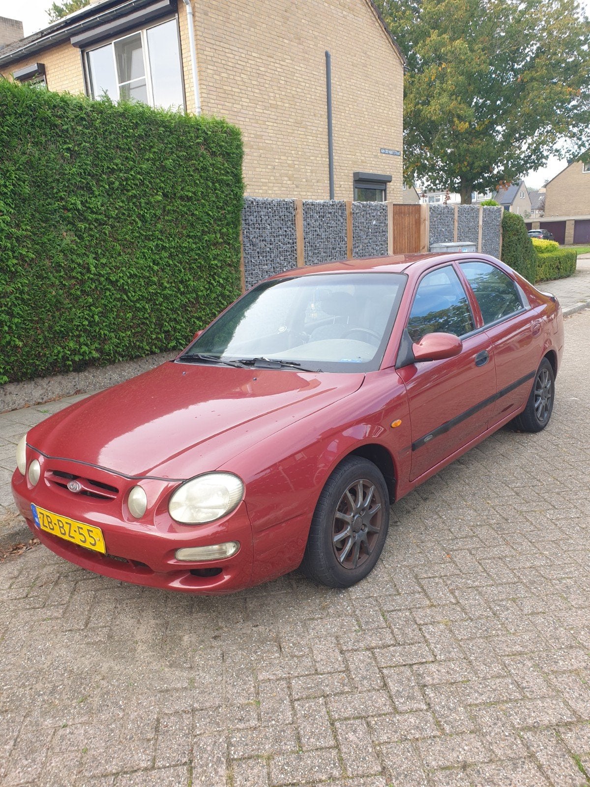 Kia Shuma 1.8 I 16V AUT 1999 Rood, 1793 cc, 1250 kg, 4 cilinders, Particulier