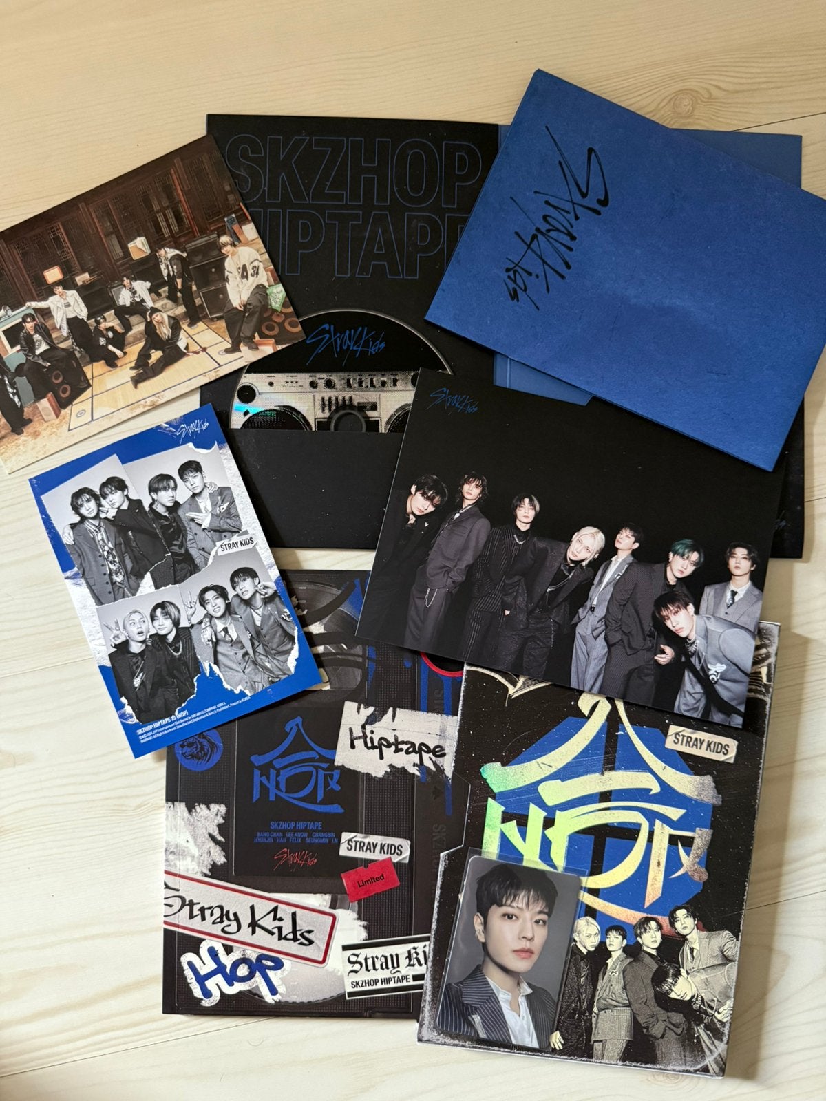 Stray Kids SKZHOP Hiptape album blauwe versie incl photocard, Ophalen of Verzenden, Zo goed als nieuw, Album