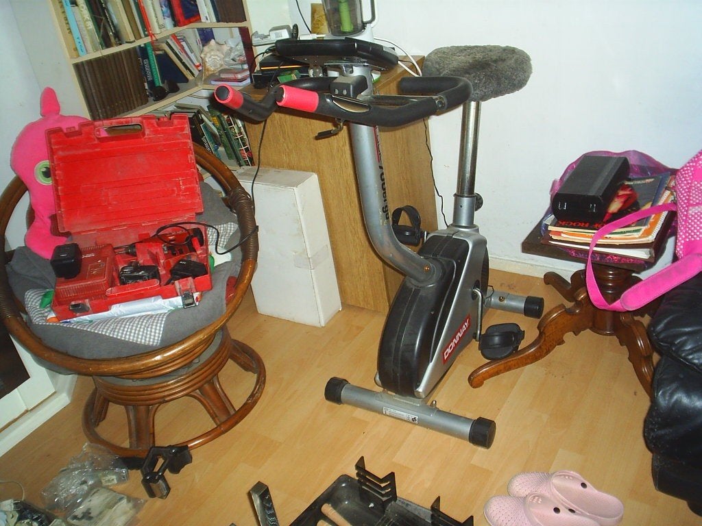 Hometrainer met diverse programma's en hartslagmeting, Ophalen, Zo goed als nieuw, Metaal, Benen