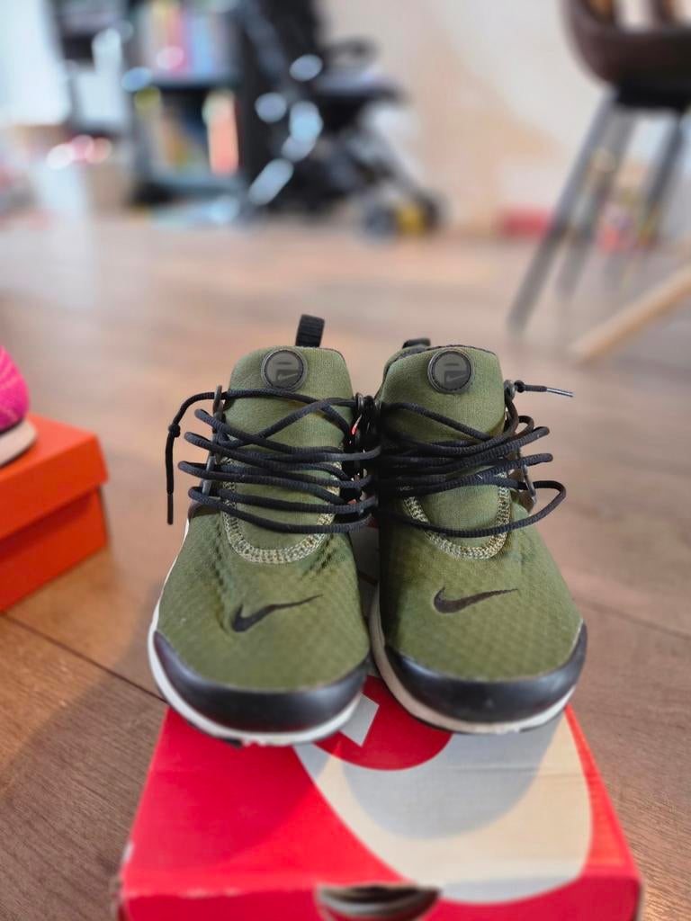 Nike Air Presto Essential - Olijfgroen - Goede Staat, Ophalen of Verzenden, Gedragen, Overige kleuren, Nike