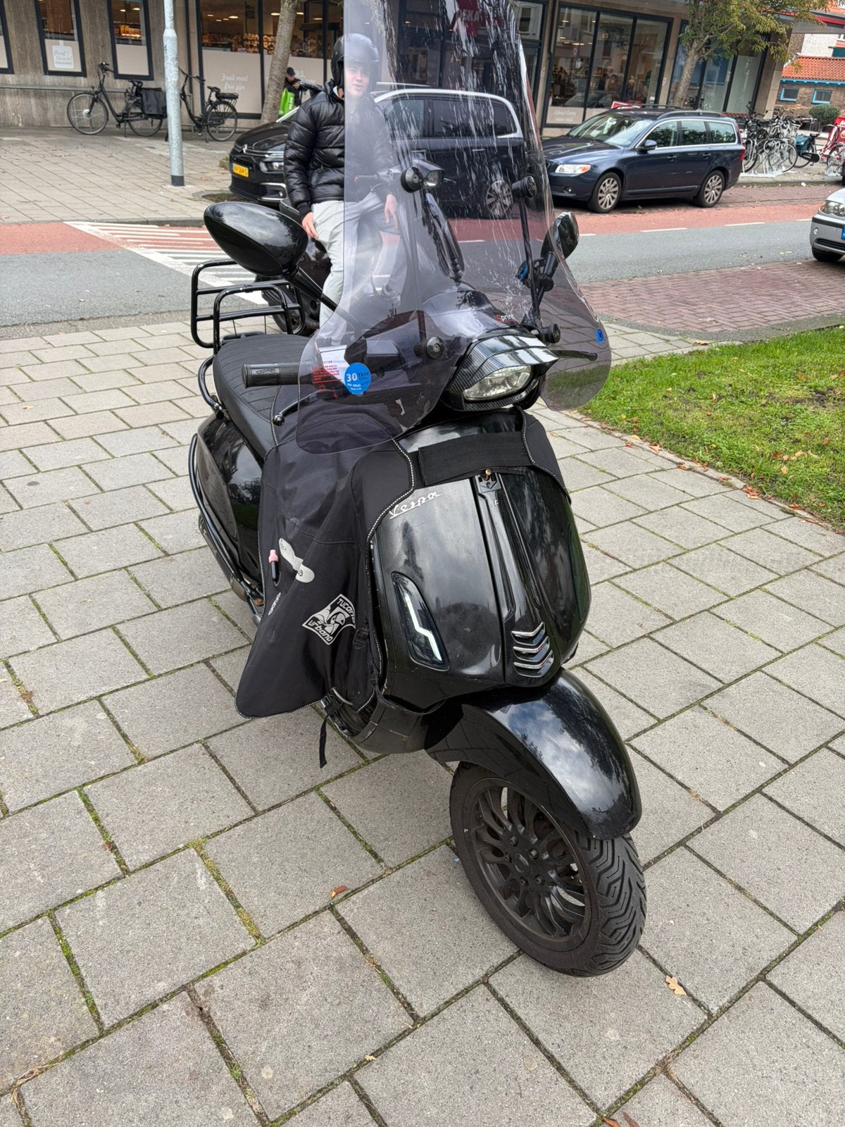 Vespa sprint e4 80cc 2019, Fietsen en Brommers, Ophalen, Zo goed als nieuw, Benzine, Vespa