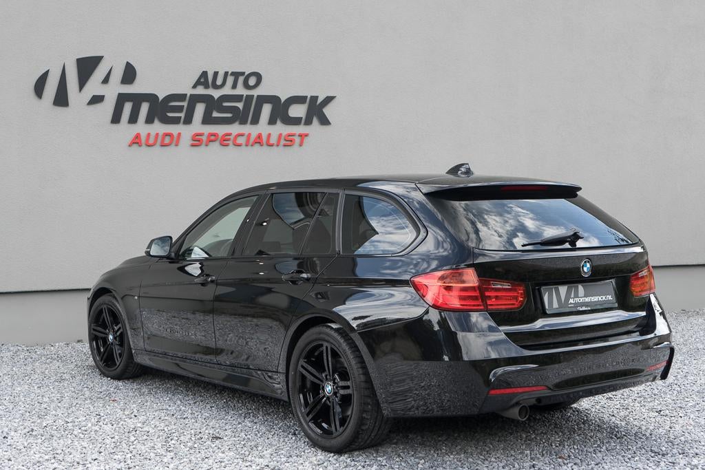BMW 3 Serie Touring 320i High Executive / M-Sport/ Leder/ Na, Automaat, Achterwielaandrijving, Gebruikt, 4 cilinders