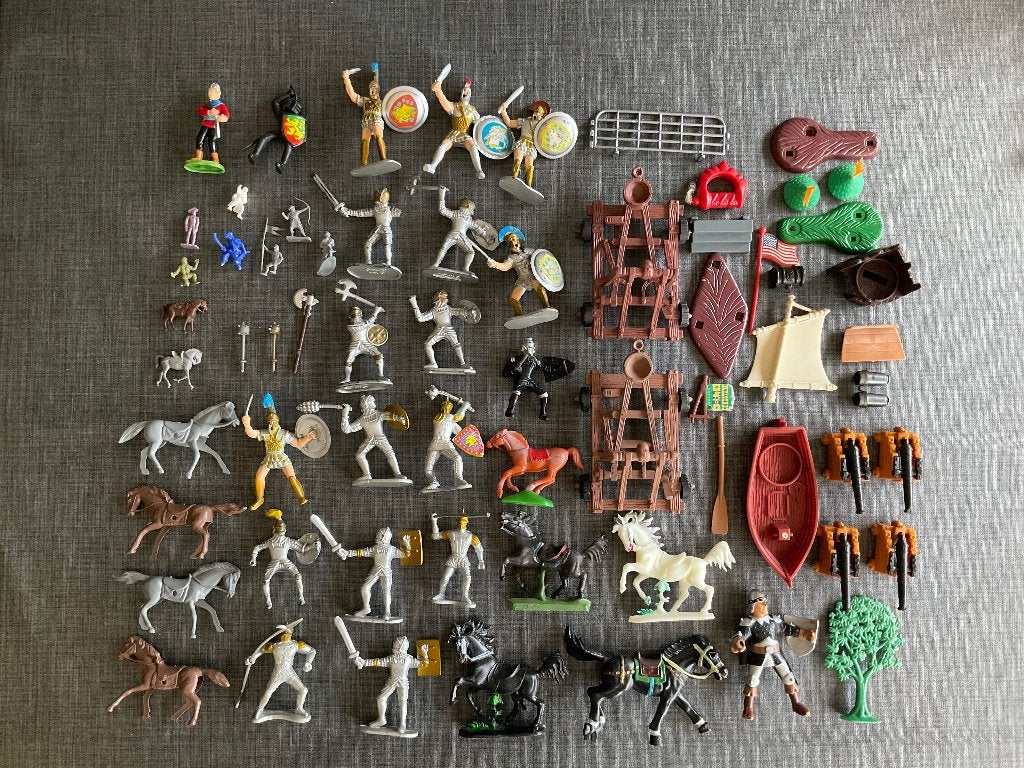 Ridders en Paarden en ander Plastic Onderdelen, Ophalen, Zo goed als nieuw
