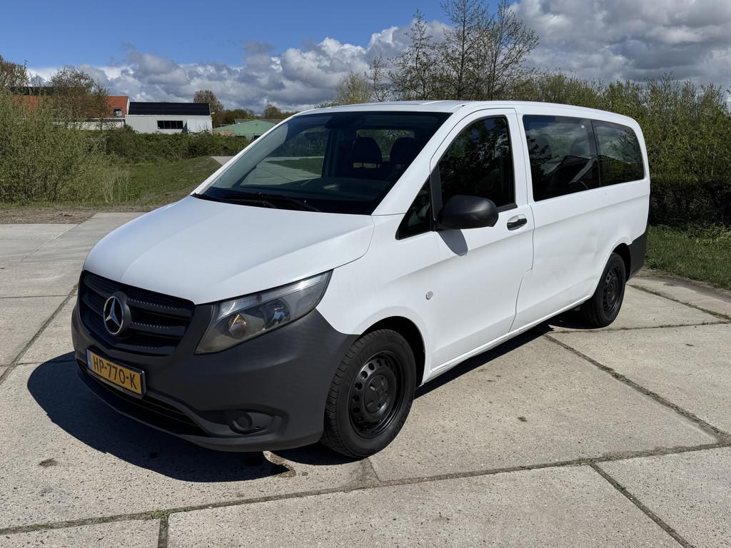 Mercedes-Benz Vito Tourer 109CDI EURO 6 L2 9 peroons airco, Stof, Gebruikt, 255 €/maand, Wit