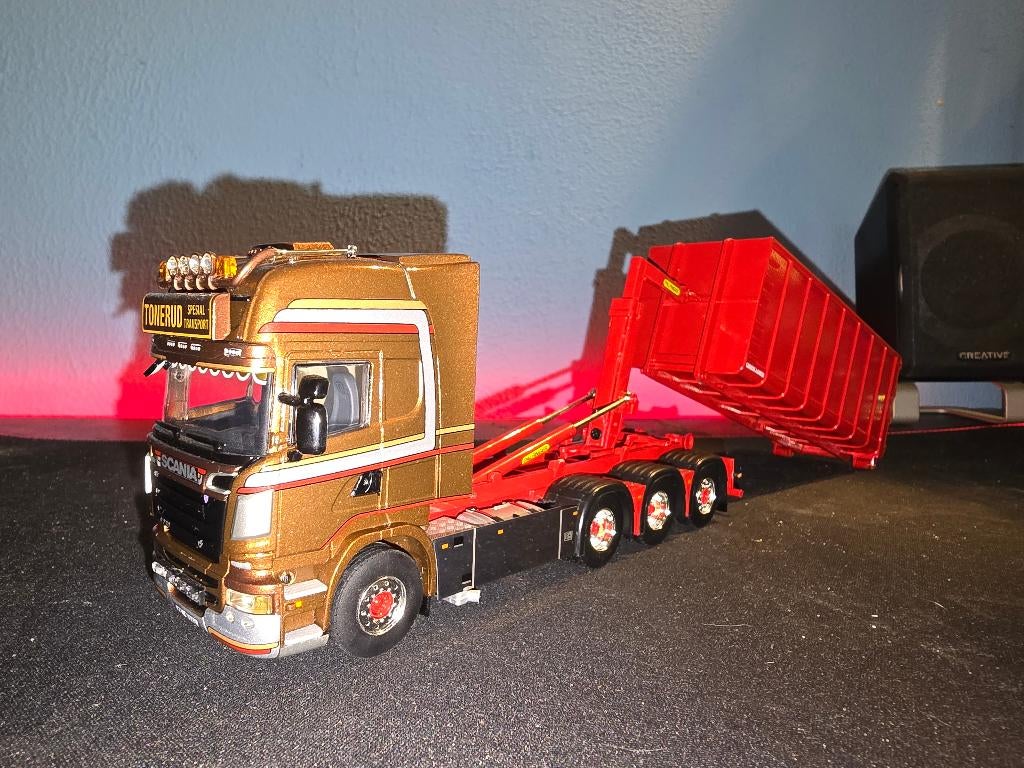 Wsi scania tonerud, Hobby en Vrije tijd, Modelauto's | 1:50, Ophalen of Verzenden, Zo goed als nieuw, Bus of Vrachtwagen, Wsi