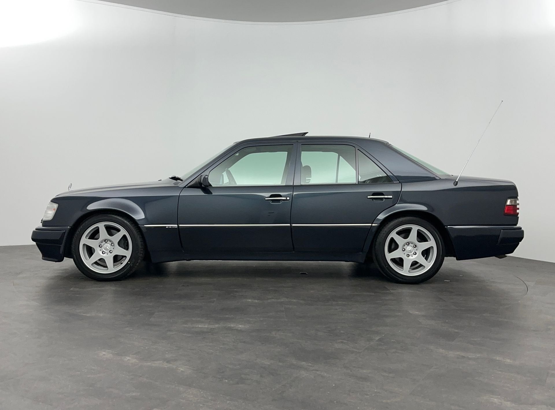 Mercedes E-Klasse 5.0 E500 SEDAN *Limited Edition*origineel, foto 2