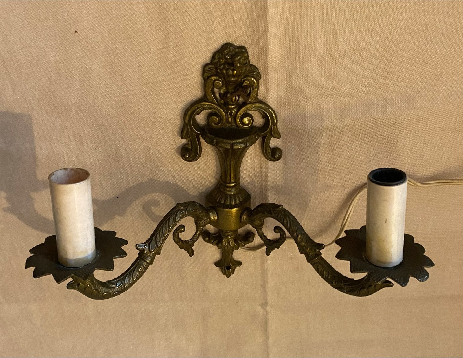 Antieke Koperen Wandlamp met Twee Lichtpunten, Ophalen of Verzenden