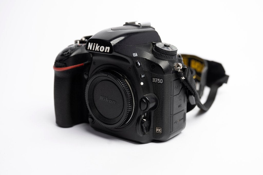 Nikon D750 – Full Frame DSLR – Compleet met accessoires, Gebruikt, Accu, Spiegelreflex, Ophalen of Verzenden