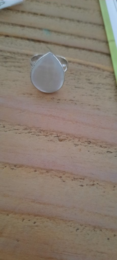 Antieke, zilveren ring van parelmoer, druppelvorm Maat 16,5., Ophalen of Verzenden, Zilver, Ring, Met edelsteen