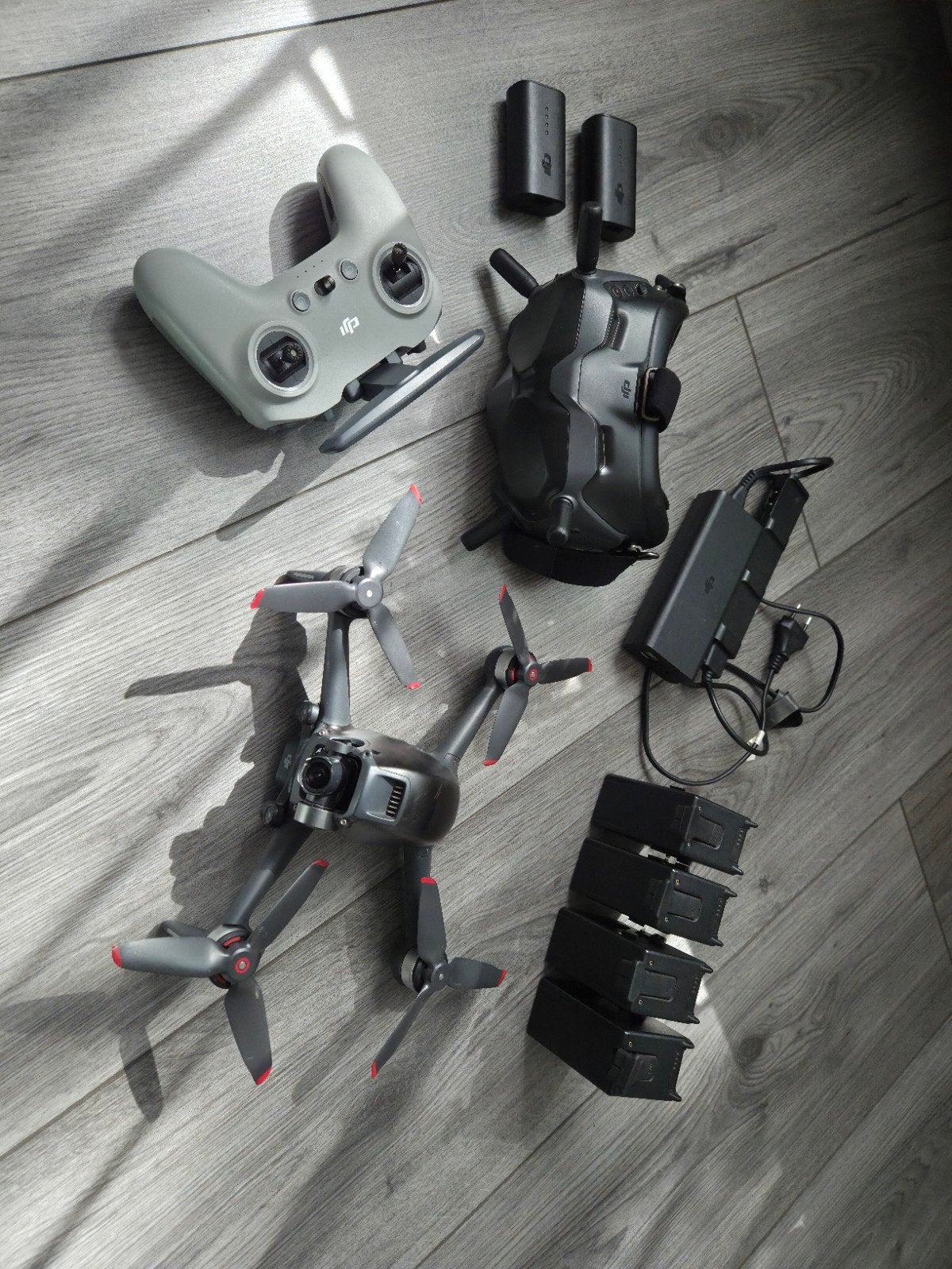 DJI FPV Drone Combo - Complete set met extra accu's, Ophalen, Gebruikt, 5 tot 10 kilometer, 15 tot 30 minuten