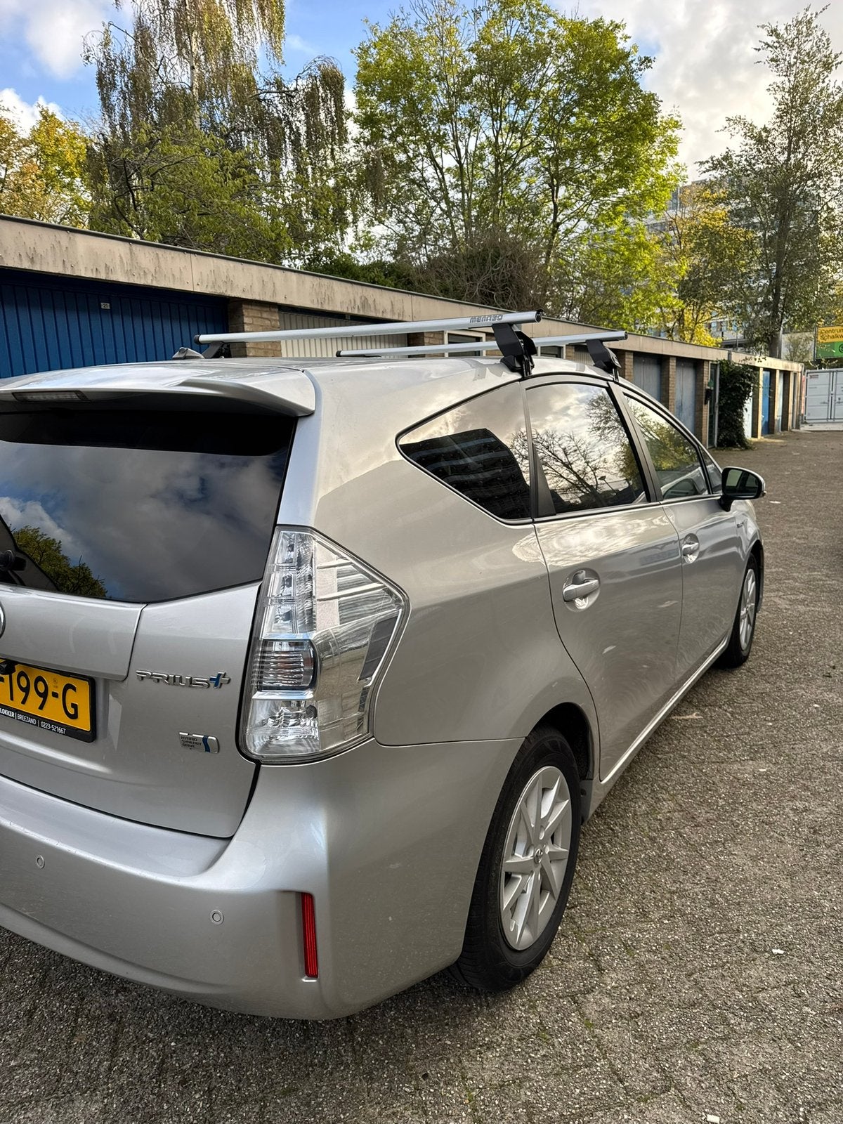 Toyota Prius Wagon 1.8 Full Hybrid 136PK Aut 96g 2013 Grijs, Auto's, 4 cilinders, 7 stoelen, 84 €/maand, Te koop