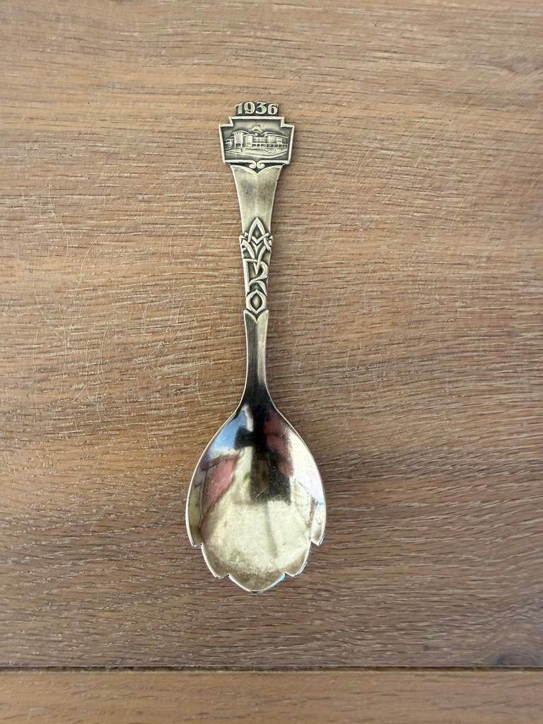 Verzilverde AVRO suikerlepel 1936, Antiek en Kunst, Ophalen of Verzenden