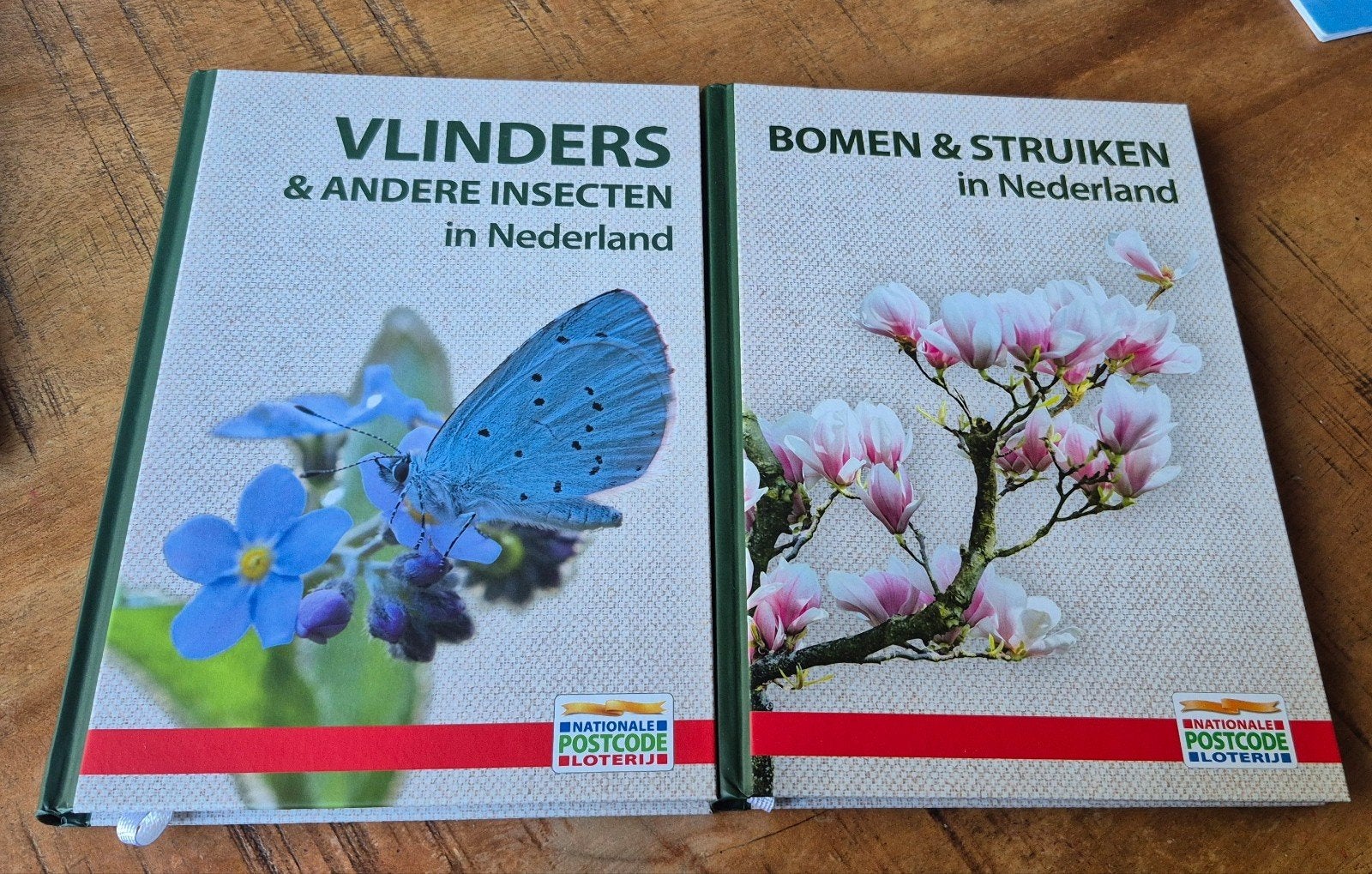 Vlinders & Insecten en Bomen & Struiken - Postcode Loterij, Ophalen of Verzenden, Zo goed als nieuw, Natuur algemeen, Nationale Postcode Loterij