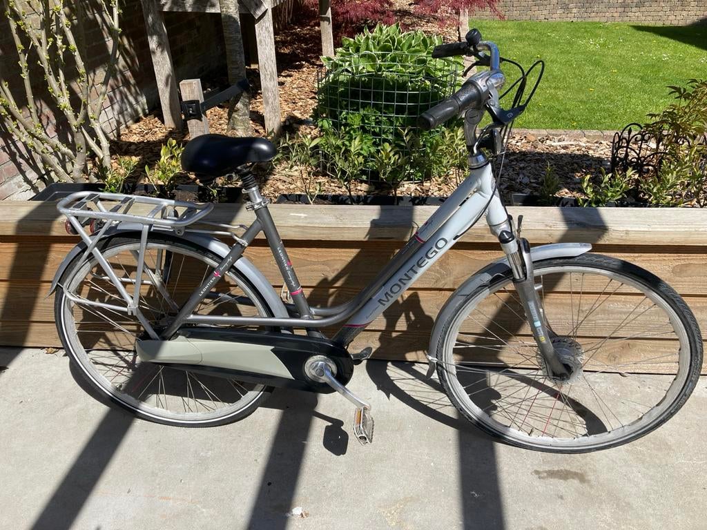 Montego damesfiets met lage instap en versnellingen, Fietsen en Brommers, Fietsen | Dames | Damesfietsen, Velgrem, Ophalen, Overige merken