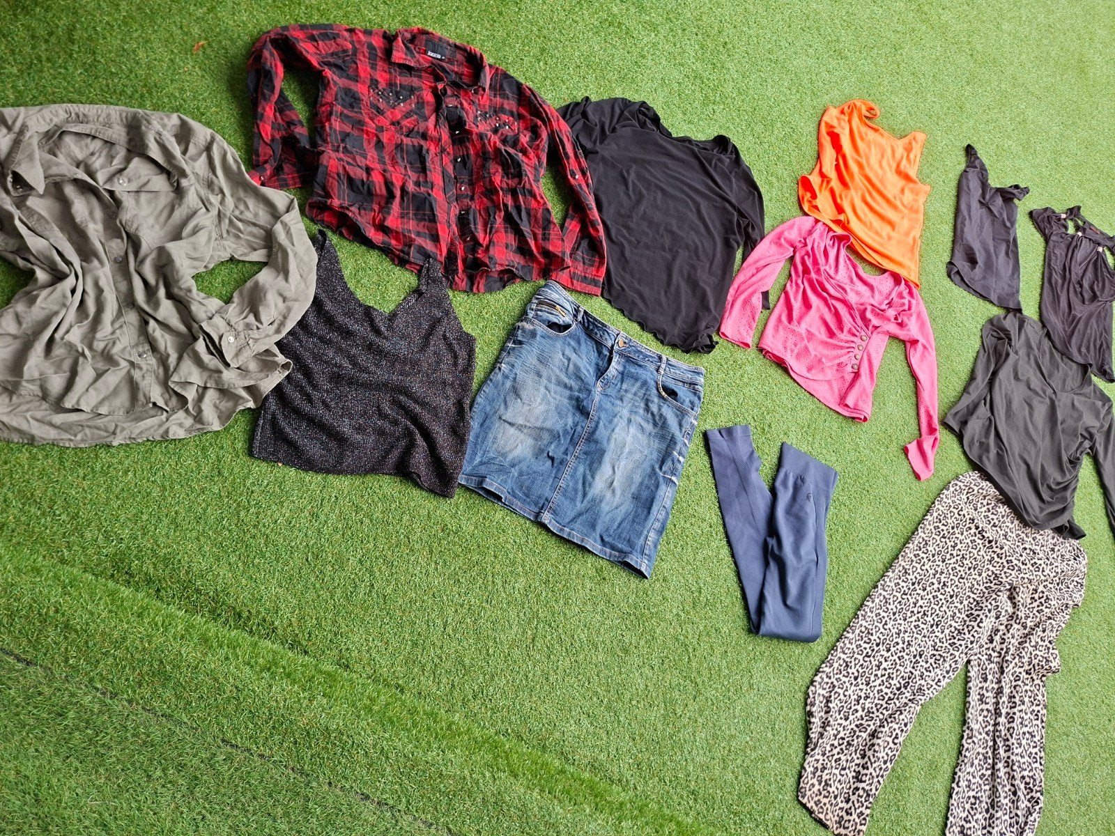 Grote kledingbundel: diverse tops, broeken en rok, Ophalen of Verzenden, Zo goed als nieuw, Maat 42/44 (L)