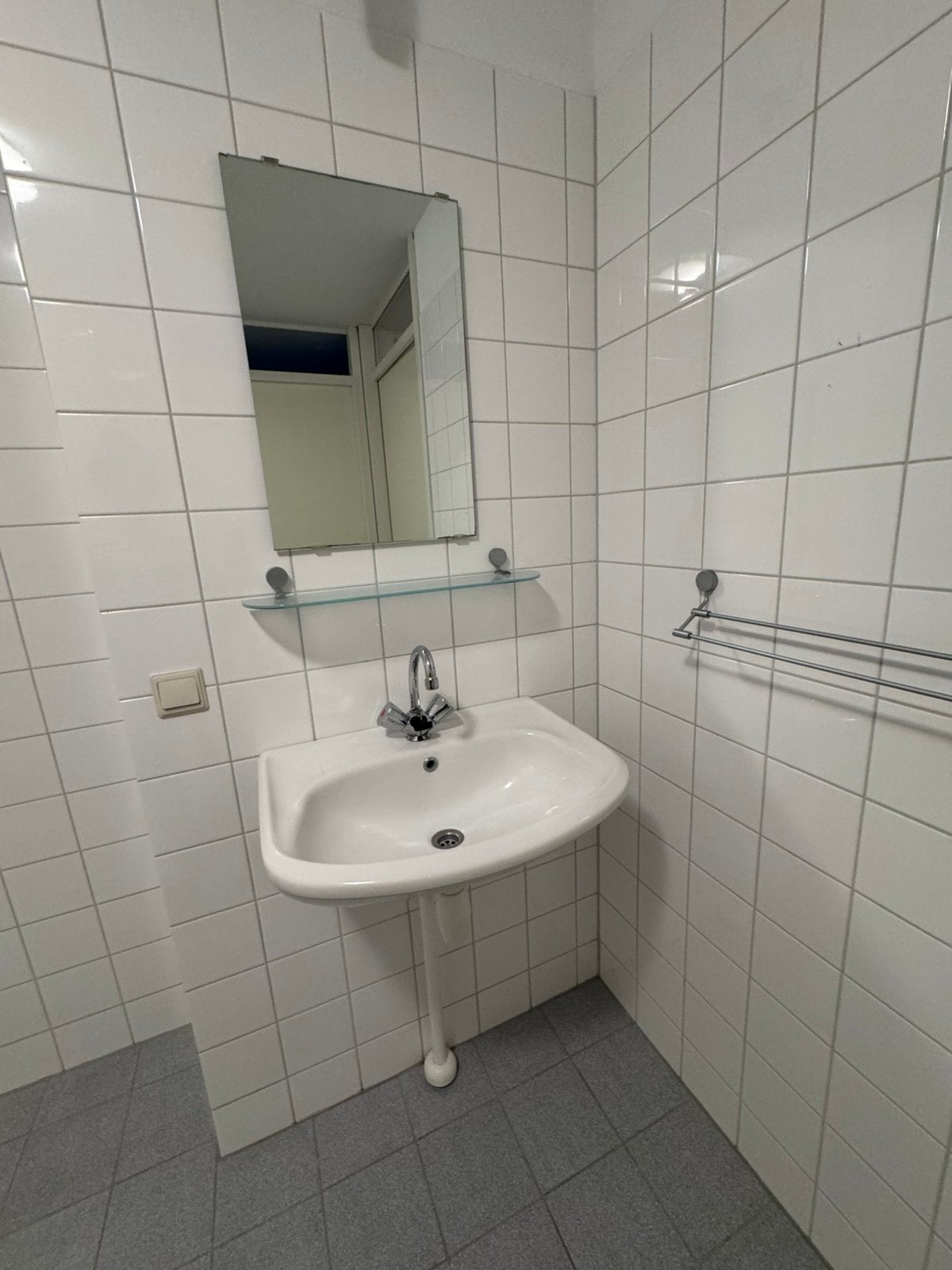 Douche wand, wc, wastafel, radiator, Huis en Inrichting, Ophalen, Overige typen, 50 tot 100 cm, Zo goed als nieuw