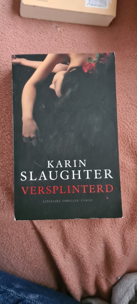 Boek Versplinterd. Karin Slaughter, Boeken, Thrillers, Gelezen, Ophalen