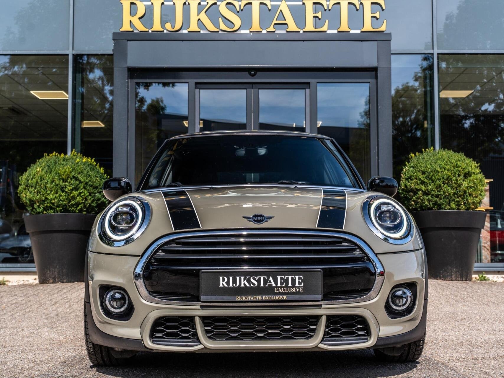 Mini 3-Deurs 1.5 Cooper Chili|CRUISE|SFEER|17''|JCW PAKKET, Automatische klimaatregeling, Gebruikt, Met garantie (alle), 4 stoelen