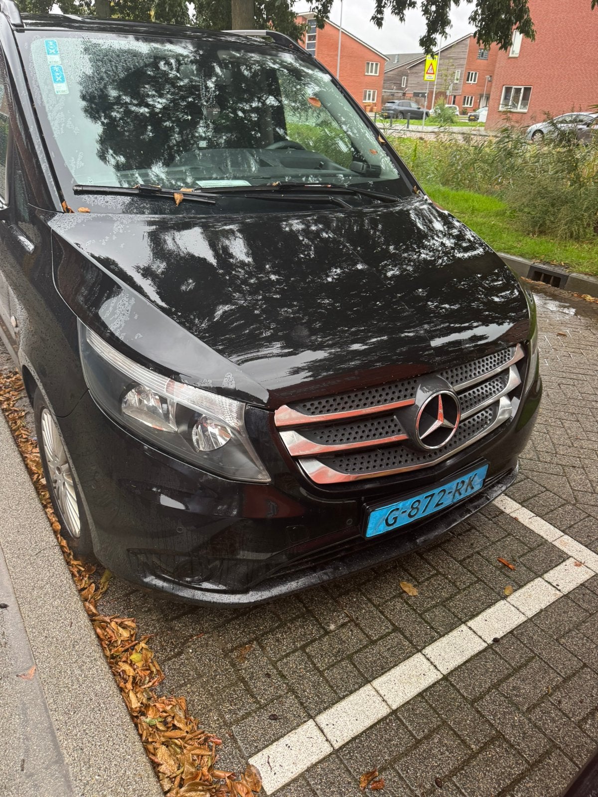 Mercedes-Benz Vito 116 blue tech CDI XL Tourer 2018 Zwart, Auto's, 2000 kg, Diesel, 9 stoelen, Particulier