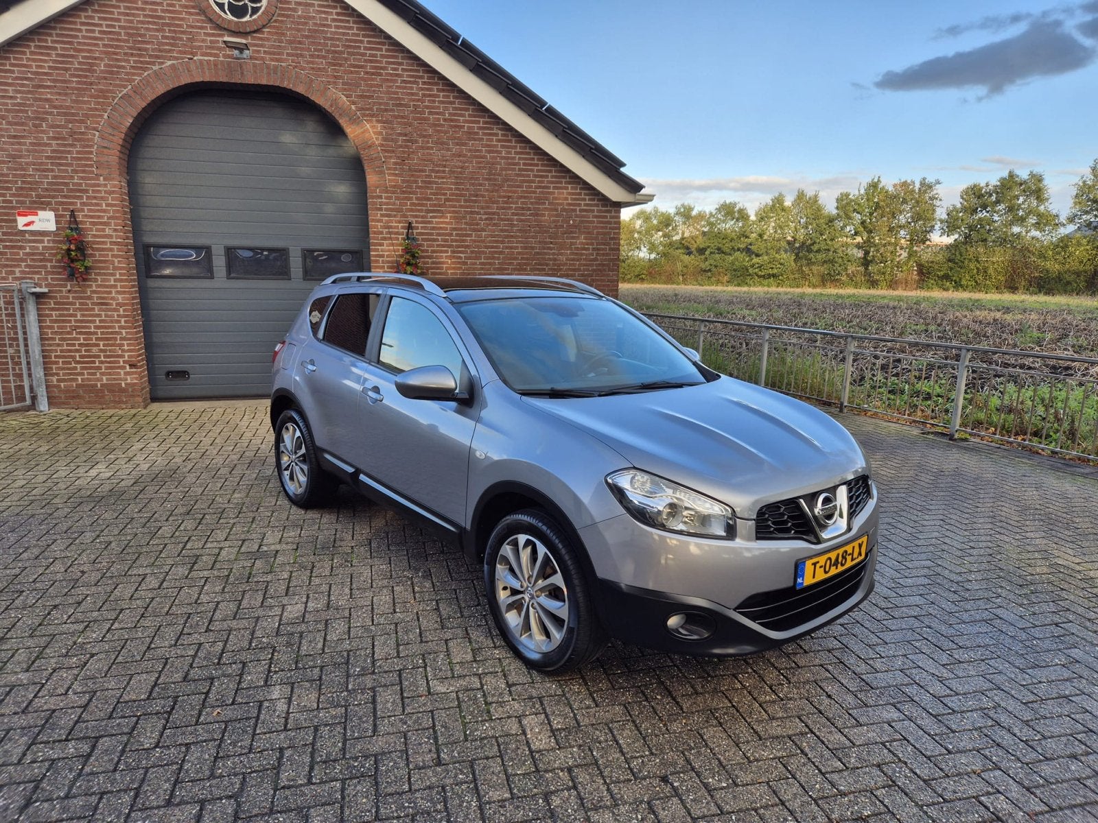 Nissan Qashqai 2.0 2WD 2010, Auto's, Stof, 4 cilinders, Centrale vergrendeling, Handgeschakeld