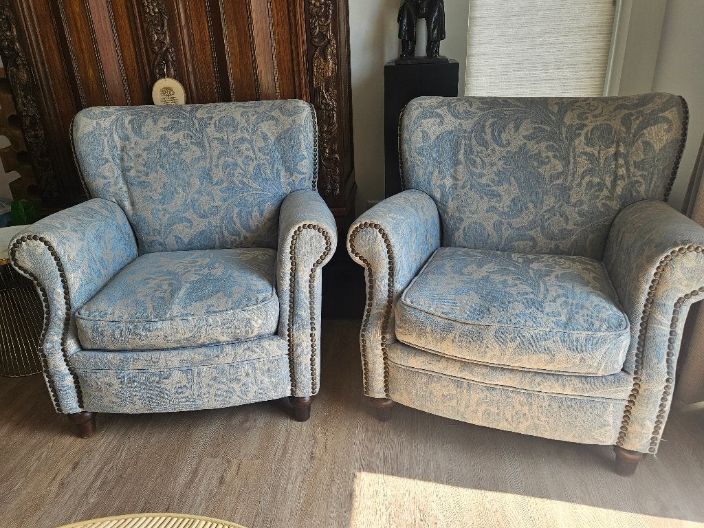 twee lichtblauwe stoffen sofa's stoelen barokke bekleding, Huis en Inrichting, Ophalen, Gebruikt, Blauw, Stof