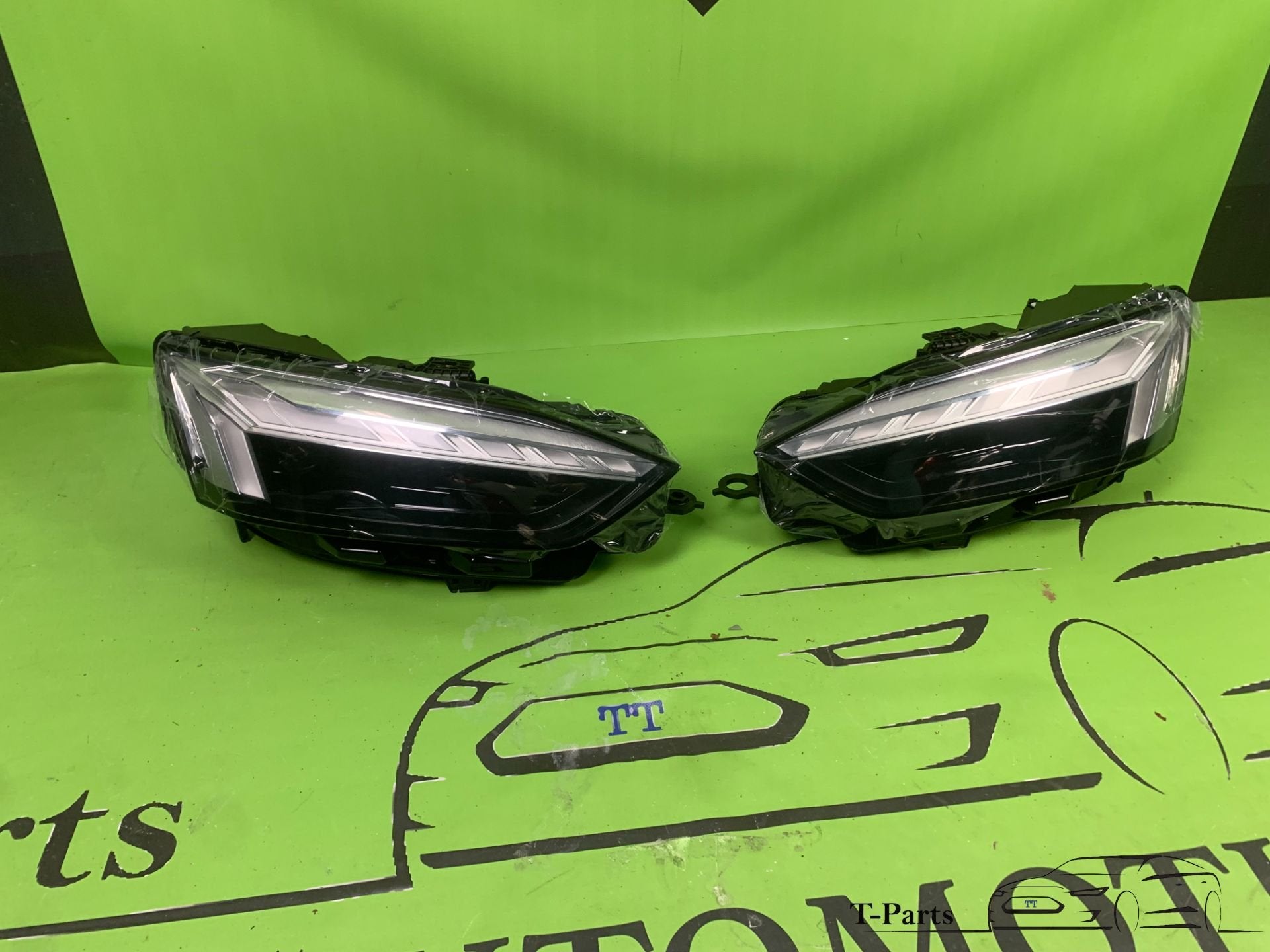 audi A5 koplamp set links rechts NIEUW 8W6941039 8W6941040, Auto-onderdelen, Info@fabrikant.eu, Fabrikant BV, Nieuw, Fabrikantstraat 1
1000 AA  Amsterdam