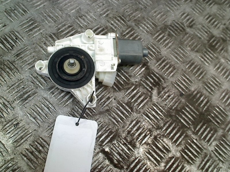 Motor Raammechaniek Rechts Voor A (W176) 2017, Gebruikt, Mercedes-Benz AG, Mercedes-Benz, Mercedesstraße 120, Stuttgart 70372, , Duitsland