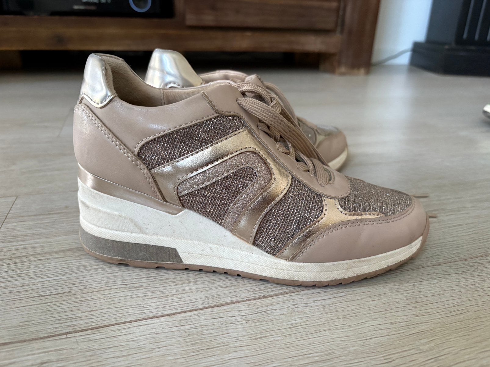 Sneaker sleehak, Overige kleuren, Ophalen of Verzenden, Sneakers of Gympen, Zo goed als nieuw