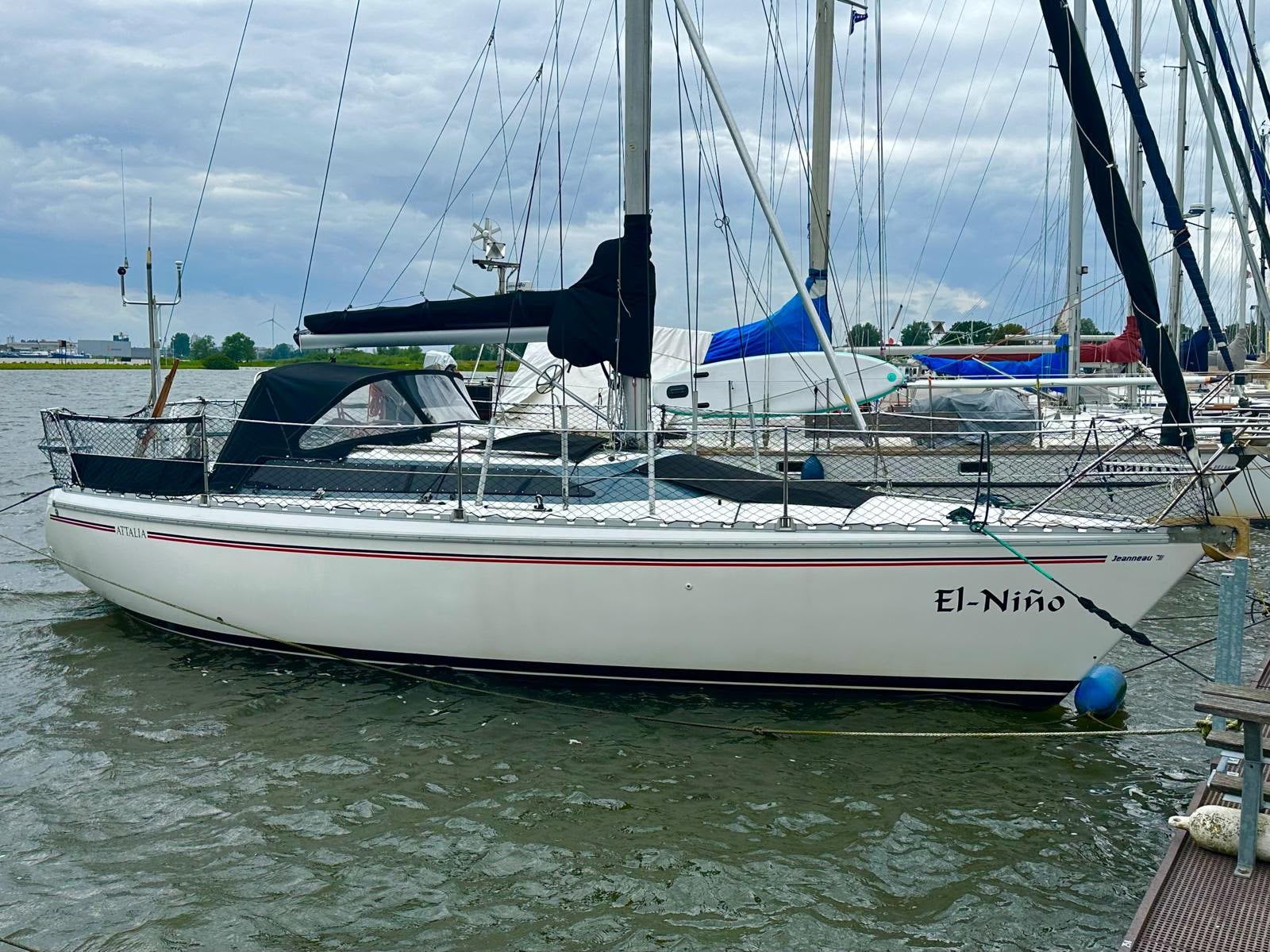 Jeanneau Attalia 32 (met hefkiel), 10 m, Gebruikt, 1.90 meter, Binnenboordmotor