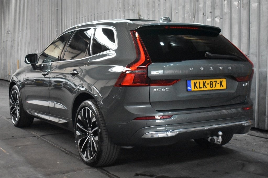 Volvo XC60 T8 406pk AWD Ultra Bright Executive Edition | Tre, Auto's, Automaat, Gebruikt, 4 cilinders, 24 maanden